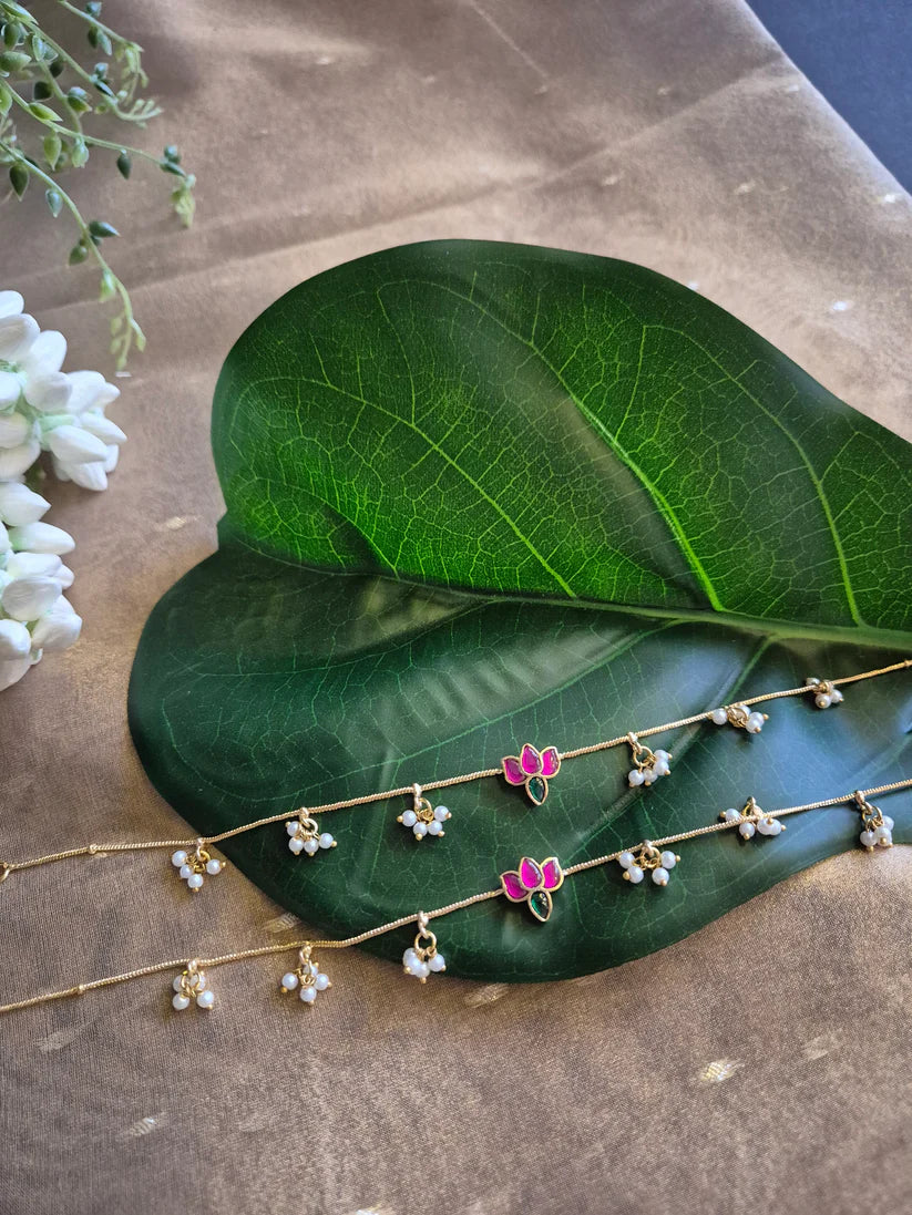 Cluster Pearl x Jadau Lotus Anklets