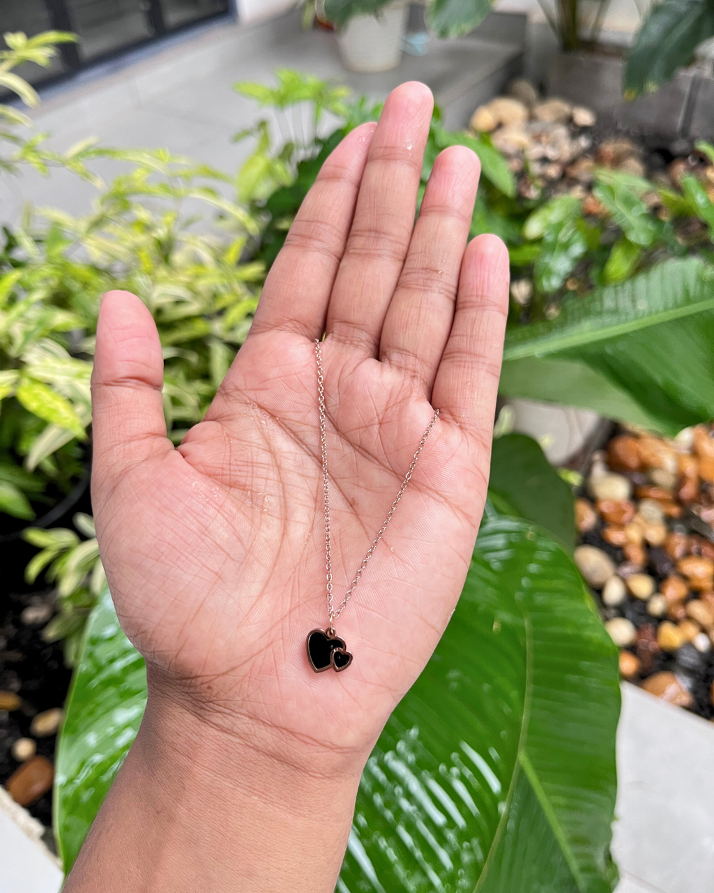 Trendy new Black heart necklace two sided (Black&White)