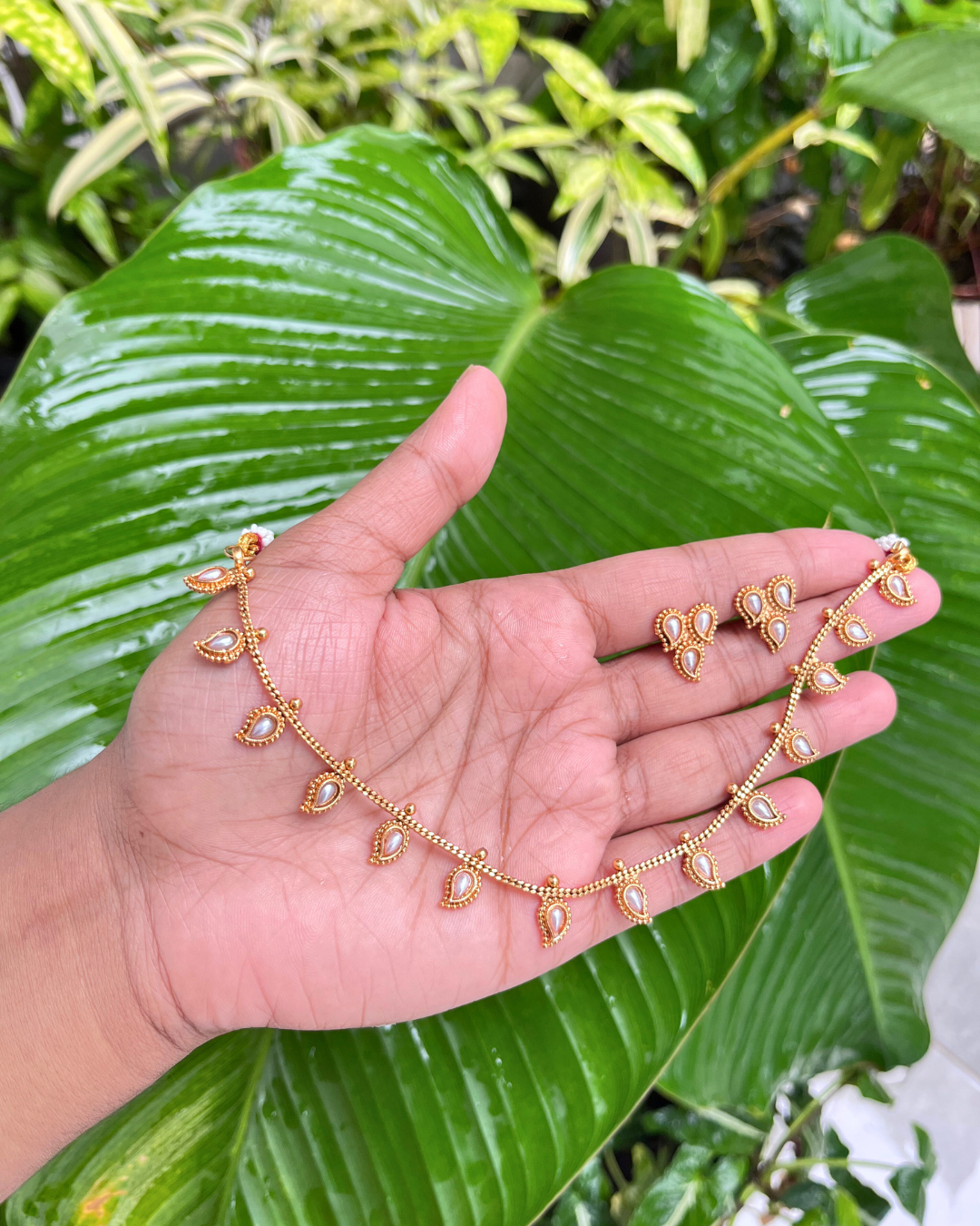Mango Emerald Necklace Set