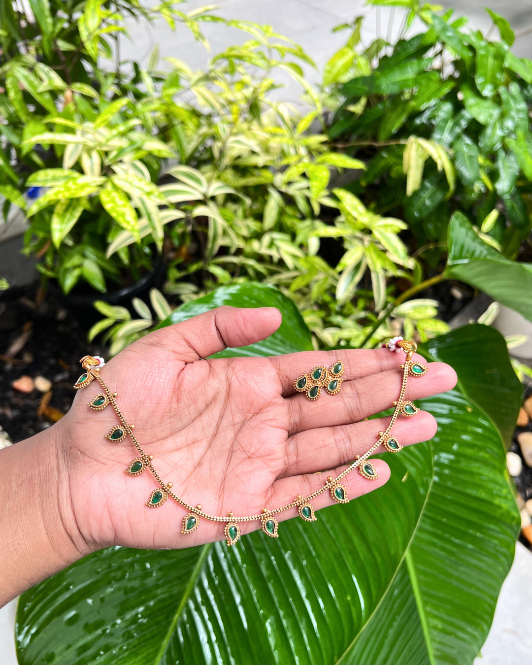 Mango Emerald Necklace Set