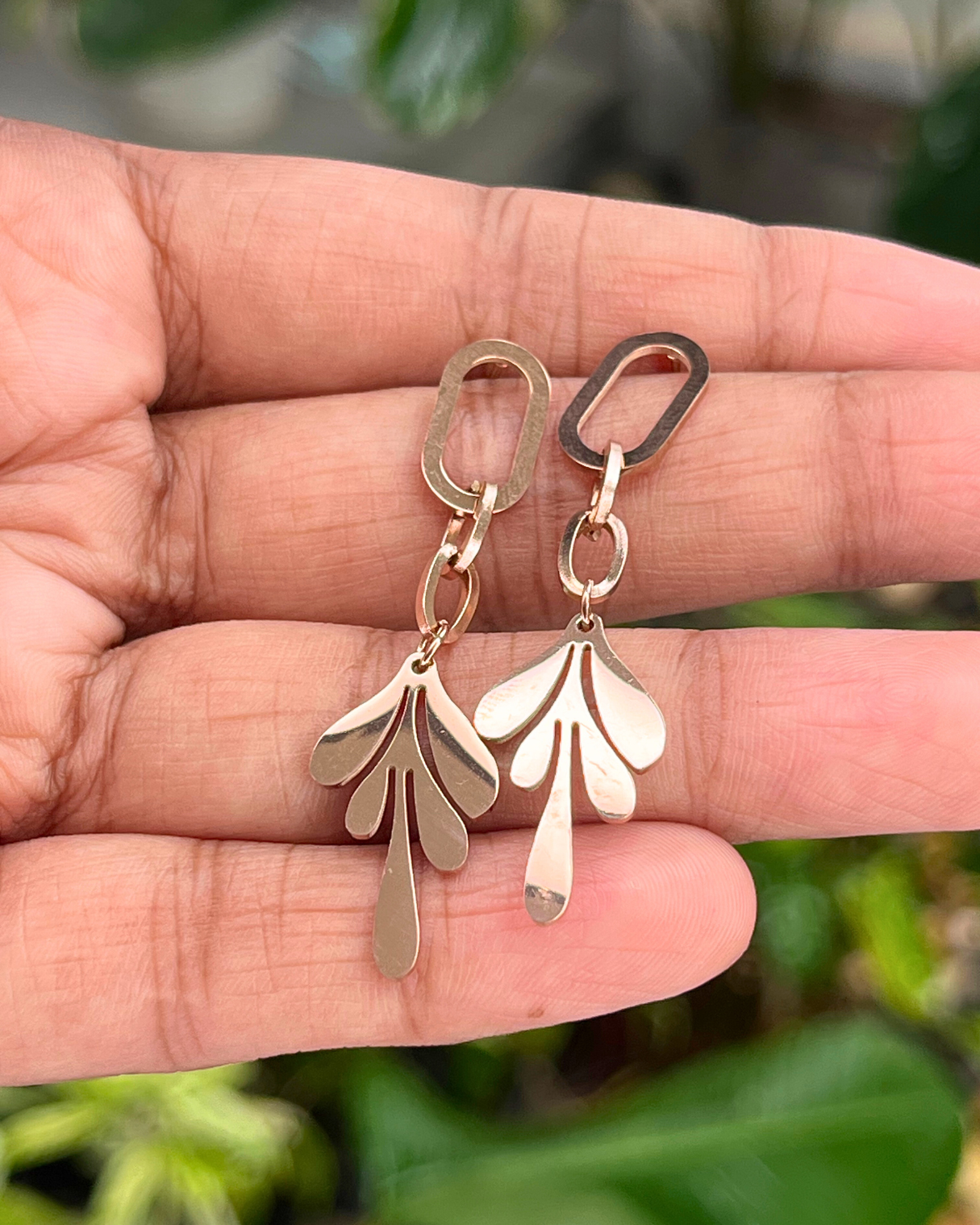 Flora inspired dangles 🌿